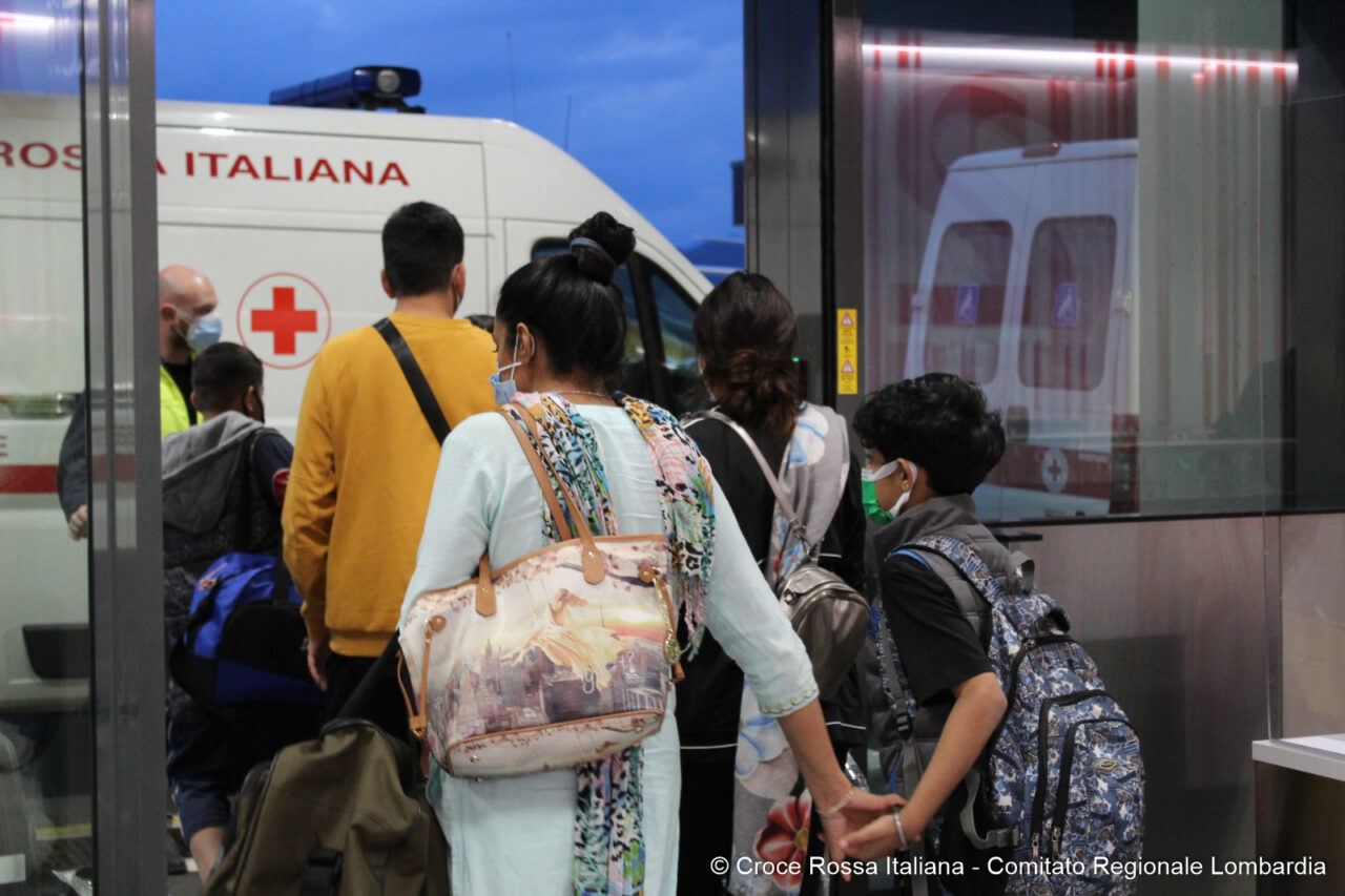 Volo dall’India, tra i sei positivi al Covid individuate le varianti indiana e inglese