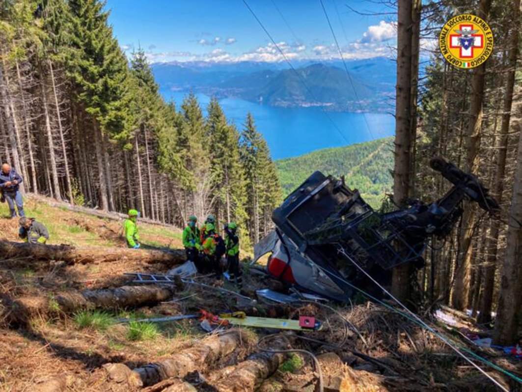 Funivia precipitata sul Mottarone, i morti salgono a 13