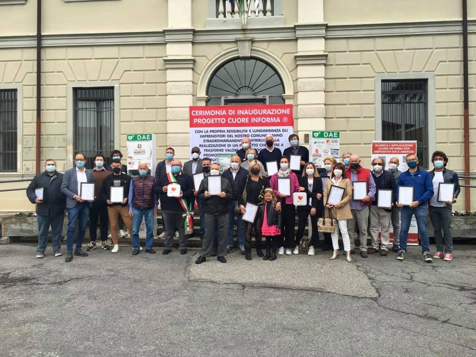 Le aziende di Spirano donano al paese tre defibrillatori
