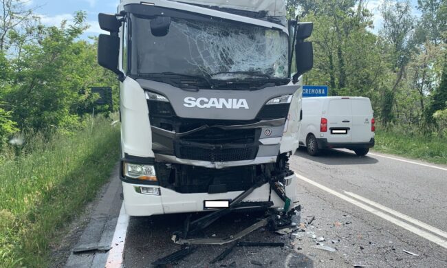 Scontro tra Tir lungo la Rivoltana, traffico rallentato