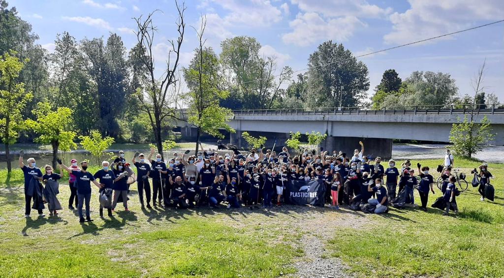 Plastic free day, lungo le sponde del Serio oltre cento volontari