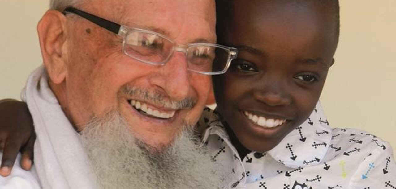 “Dove tutti scappano noi andremo”: chi era padre Fulgenzio Cortesi, morto  in Tanzania