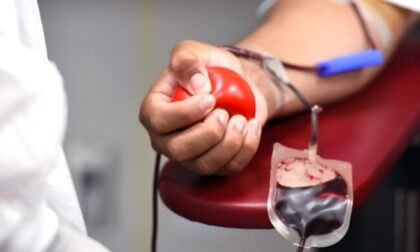 Staffetta per cercare donatori di sangue raro e salvare una donna: sei unità dalla Bergamasca