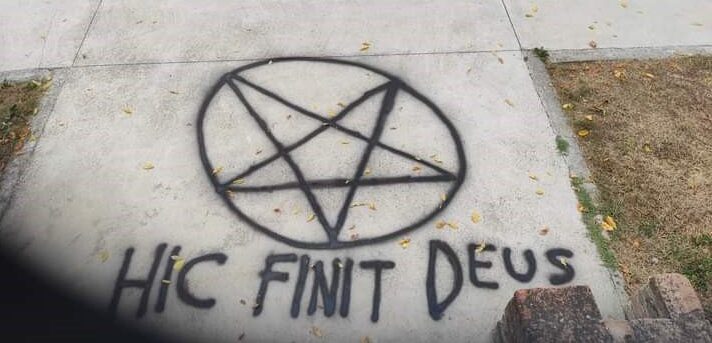 Al Santuario del Binengo disegnano un pentacolo