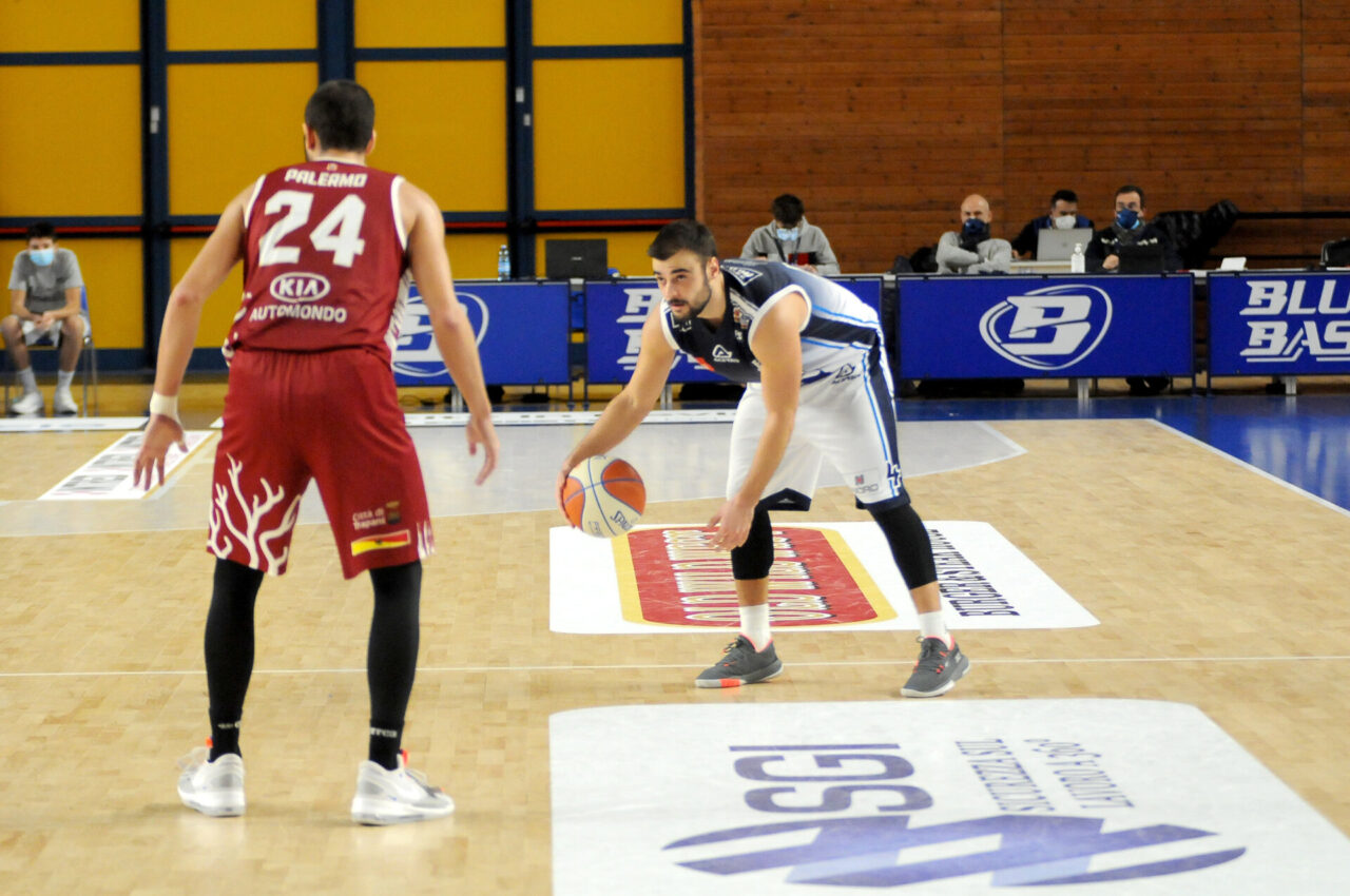 La Blu Basket Treviglio e Simone Pepe si salutano