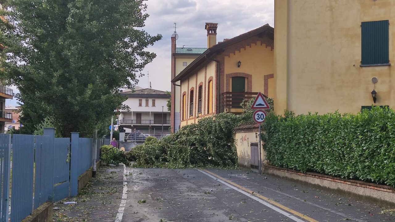 Treviglio, danni del maltempo alla scuola Grossi