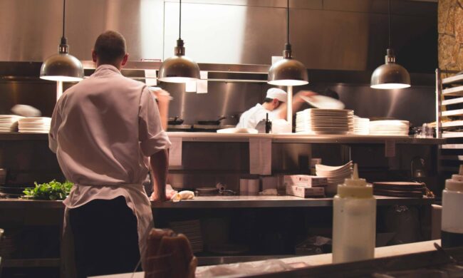 Green Pass, la perplessità di baristi e ristoratori: “Come faremo a far rispettare il decreto?”