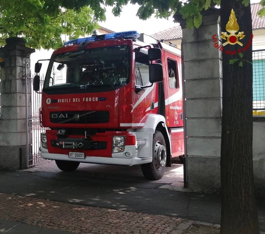 Allagamento all’asilo “Olivari”, sul posto i Vigili del fuoco
