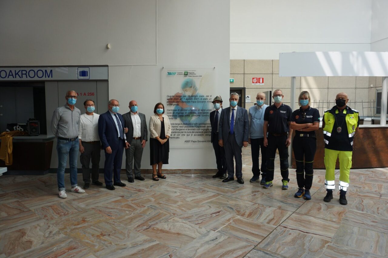 Una targa in Fiera a Bergamo come luogo simbolo della lotta al Covid-19