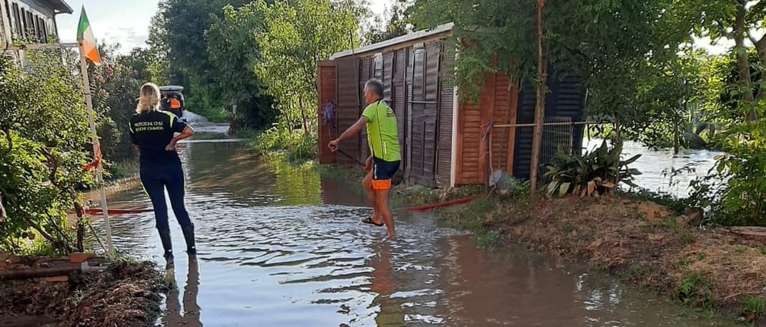Crolla l’argine del Fosso Bergamasco e l’acqua allaga la cascina