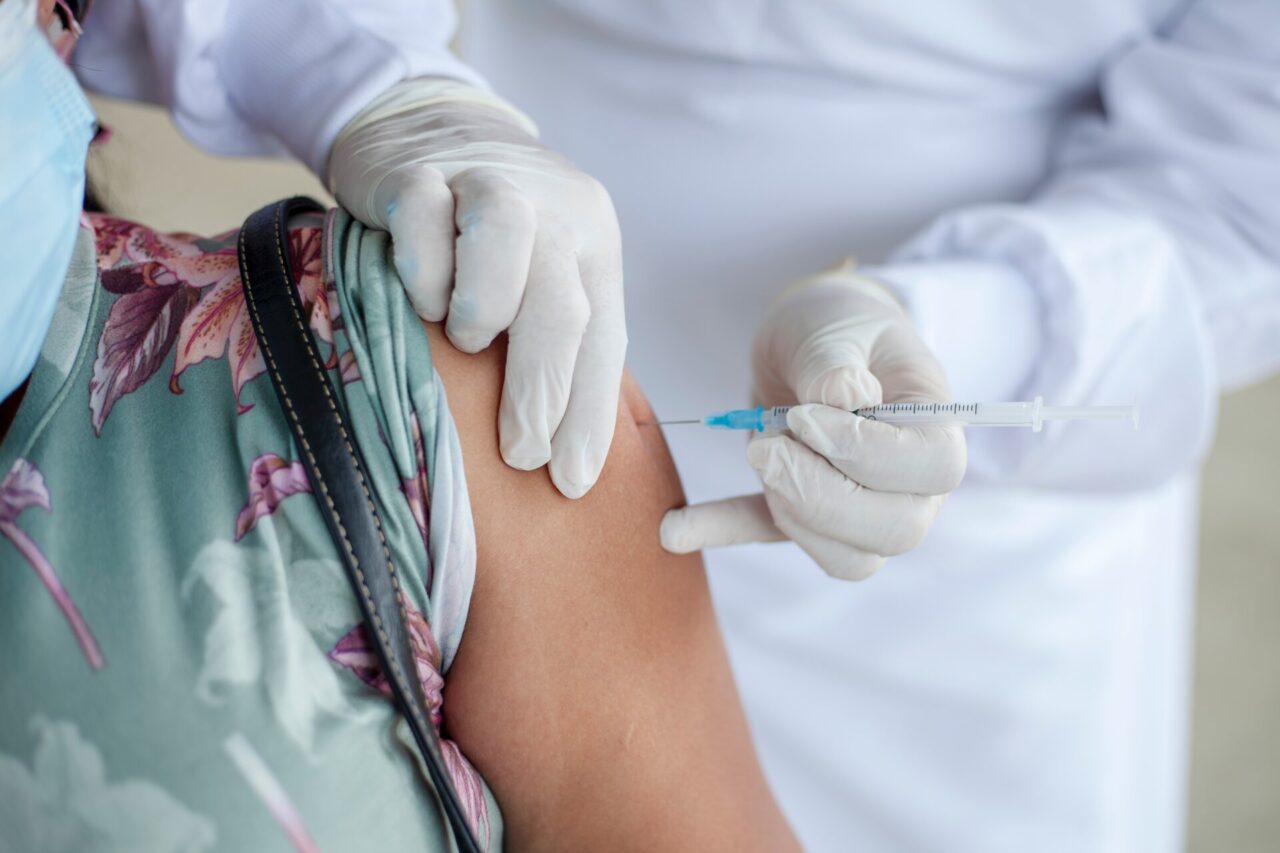 Vaccini, a Treviglio due giorni ad accesso libero per neomamme e donne gravide “preoccupate”