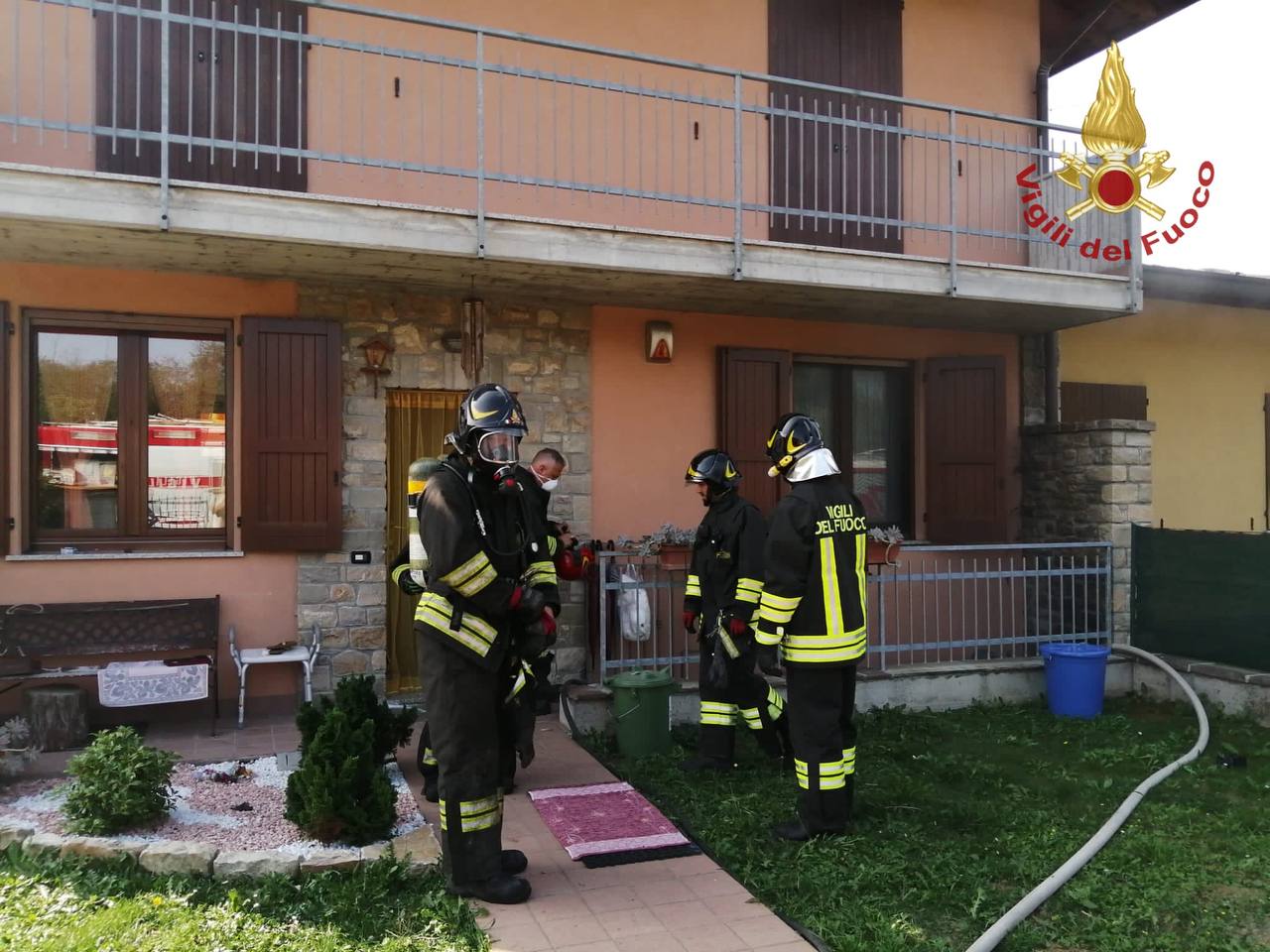 Fiamme in cantina, in azione i Vigili del fuoco
