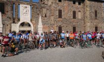 Un esercito di ciclisti d'altri tempi ha invaso le strade della Bassa