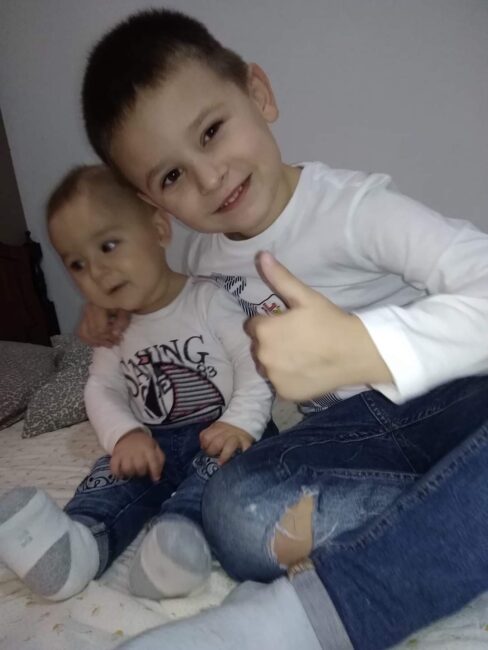 Matviy e Oleg di 6 e 2 anni