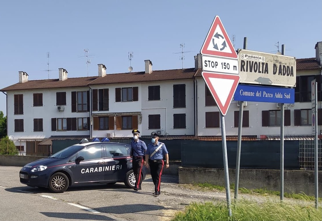 Aggredisce i genitori e rapina 14enne, finisce in comunità