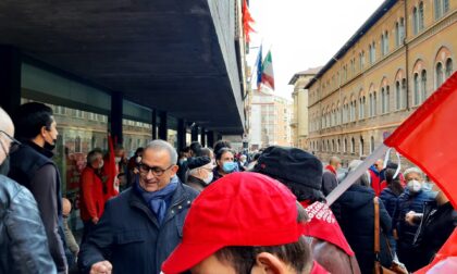 Solidarietà alla Cgil dopo l'assalto di gruppi fascisti e no vax alla sede nazionale