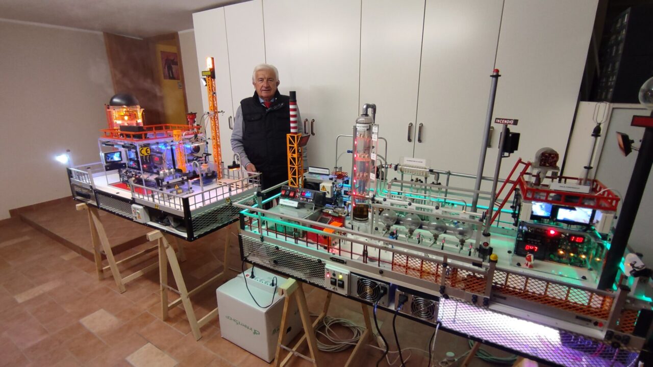 Il pensionato Franco Ferla è il re degli impianti in miniatura