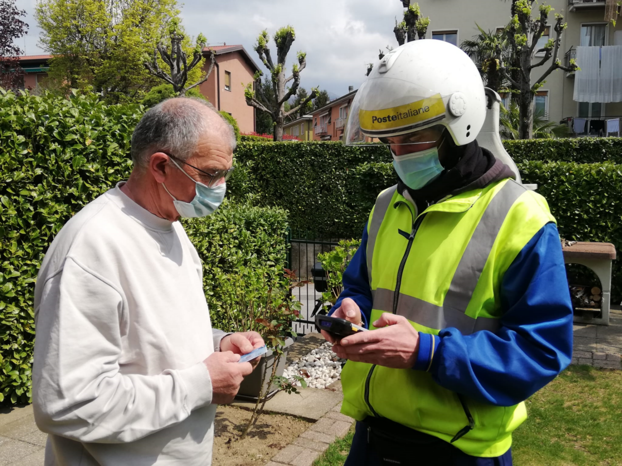 Poste apre le assunzioni per i portalettere ma per i sindacati non basterà a superare la crisi