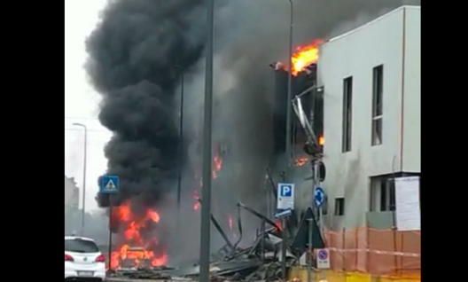 Precipita un aereo a Milano, otto deceduti
