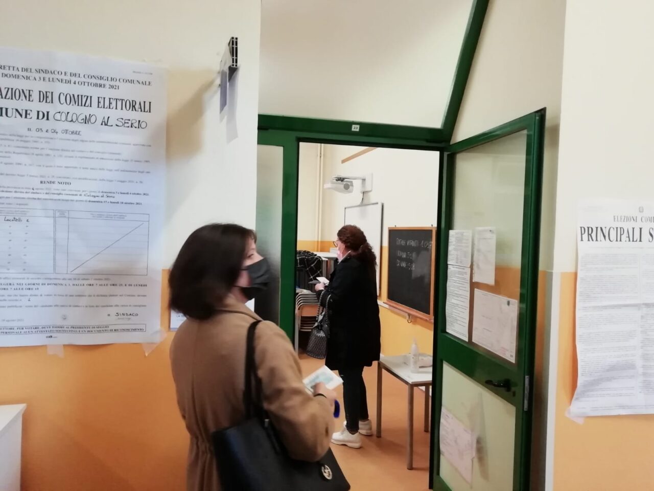 Affluenza ai seggi: alle 23 a Treviglio e Caravaggio hanno votato meno della metà degli elettori