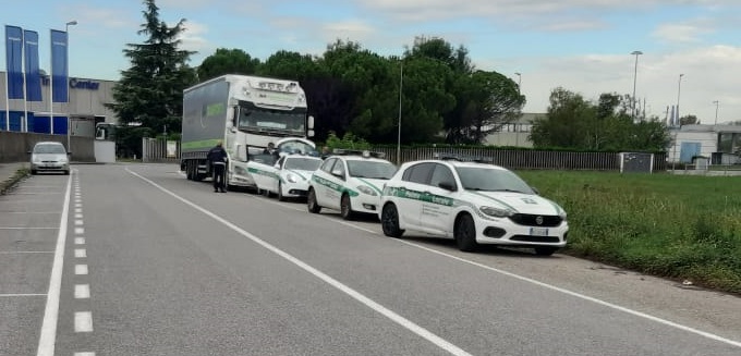 Tir sfreccia a 105 km all’ora: tremila euro di multa a Zingonia