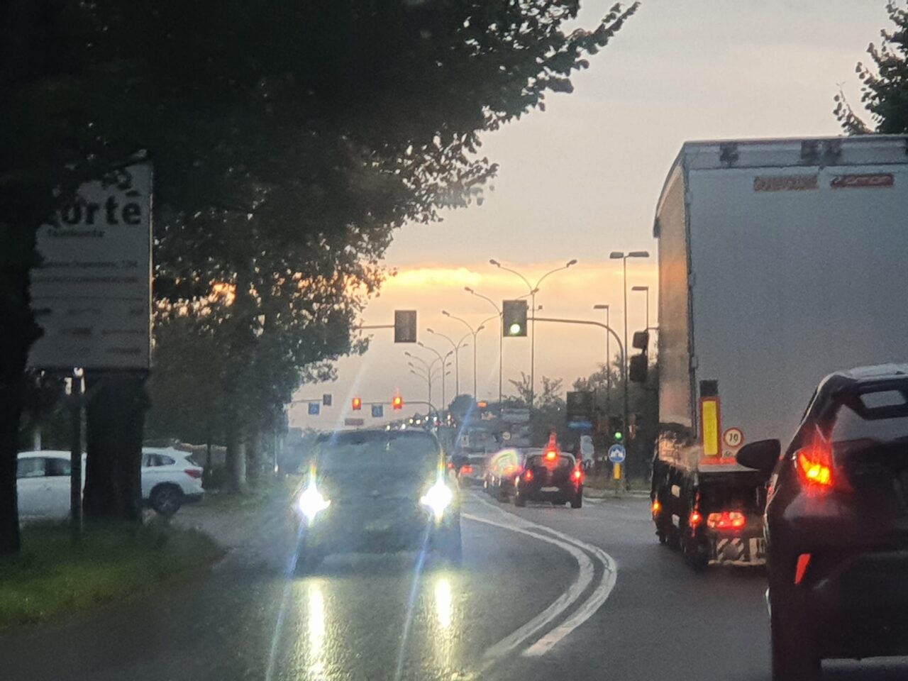 Auto contro scooter in via Caravaggio, ferito un 15enne