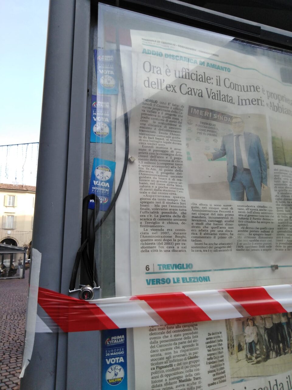 Vandalizzata la bacheca della Lega in piazza