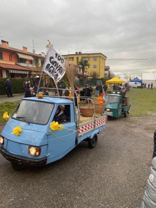 Festa del Ringraziamento, centinaia di trattori invadono il paese