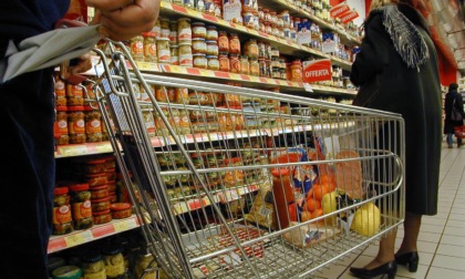 La Cgil contro le aperture dei supermercati a Natale e Santo Stefano: "E' questa la società che vogliamo?"