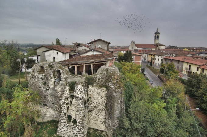 Il castello di Cividate che vide passare il Barbarossa