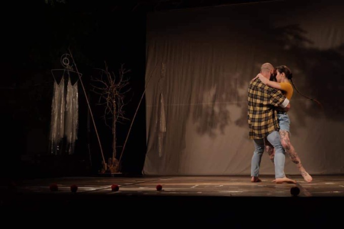 Con “Libra” il teatro danza torna al Filodrammatici
