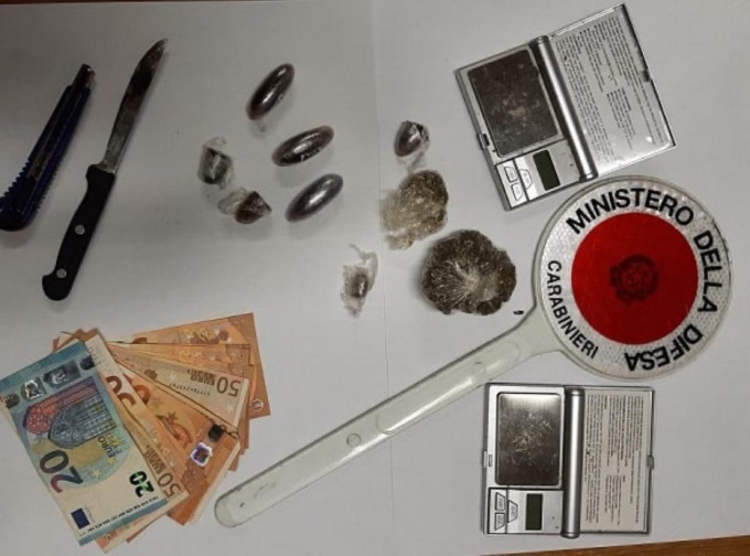 Brusaporto, pusher arrestato dai carabinieri.