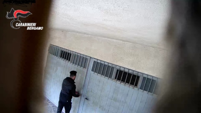 Arrotondavano il Reddito di cittadinanza spacciando cocaina: arrestata una coppia