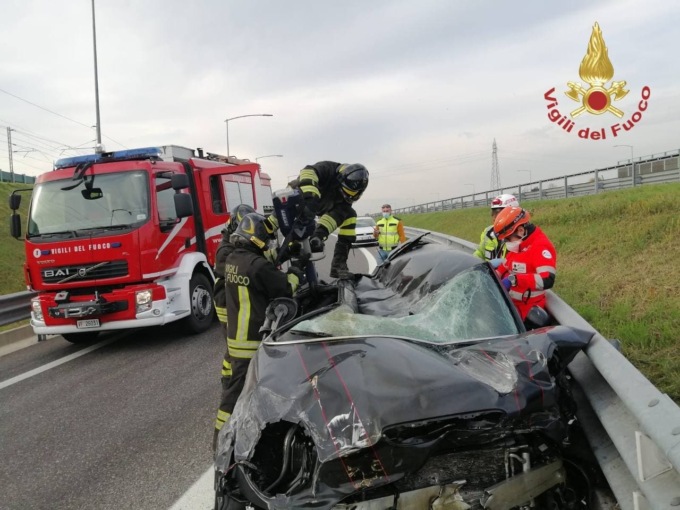 Schianto sul raccordo Brebemi, ferito un ragazzo