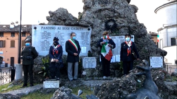 Per il IV Novembre posata la targa in onore del milite ignoto