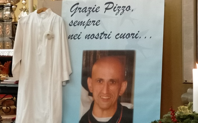 Tutta la comunità in chiesa per l’ultimo saluto a Maurizio Pizzocchero