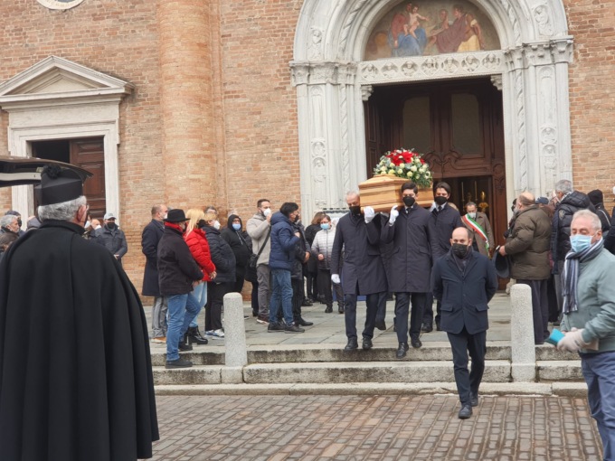 Addio ad Angelotto, i ricordi nel giorno del suo funerale