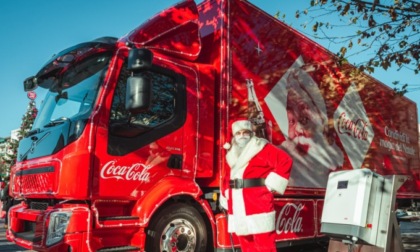 Il camion natalizio (ed elettrico) di Coca Cola torna a Bergamo