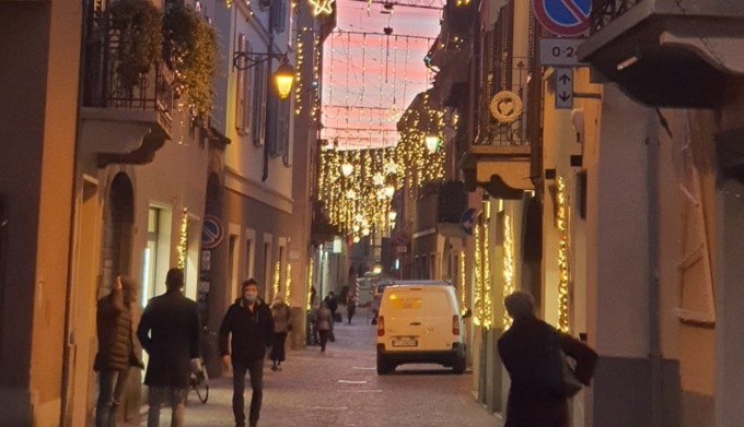 Mascherine obbligatorie in Centro a Treviglio e Caravaggio: ecco l’ordinanza