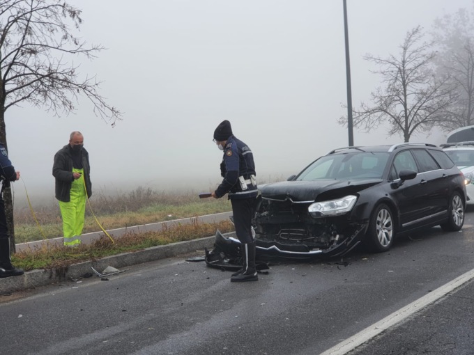 Due incidenti in meno di due ore sull’ex Statale 11, traffico in tilt