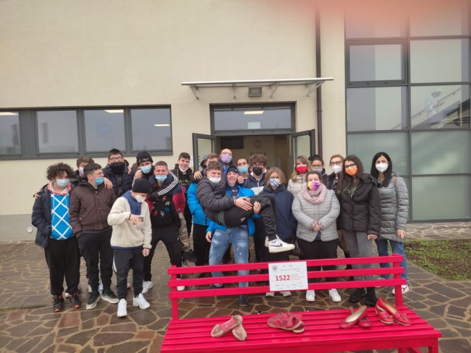 All’Abf dopo la panchina rossa anche la targa con il numero di emergenza 1522