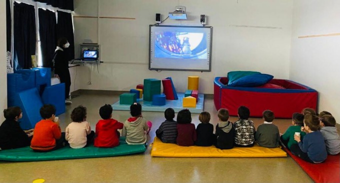 C’è un positivo in classe: cosa succede?