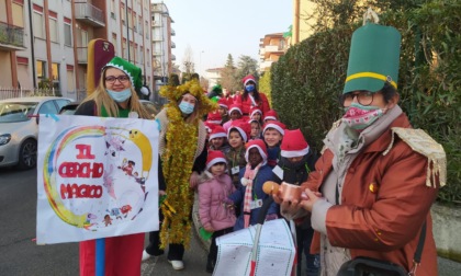 E' Natale: per le strade l'allegria dei bambini di Marta e Cerchio Magico