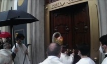 Aperta la Porta Santa della Madonna delle Lacrime: a Treviglio è cominciato l'Anno Santo del Miracolo