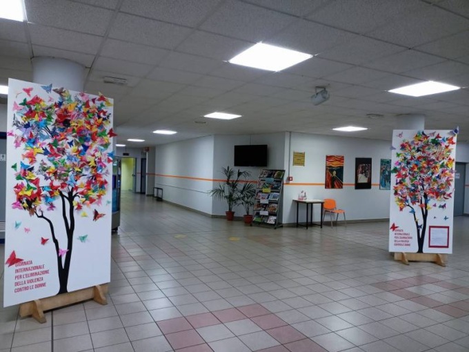 Farfalle origami al “Galilei” per combattere la violenza sulle donne