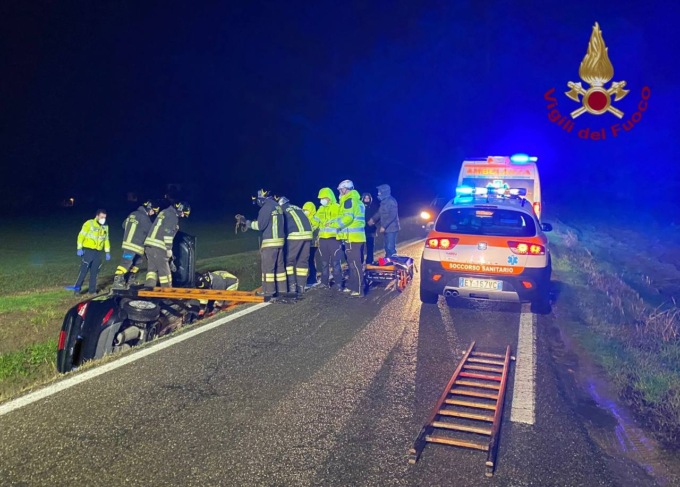 Si ribalta con l’auto nel campo, 59enne trasportato al Papa Giovanni