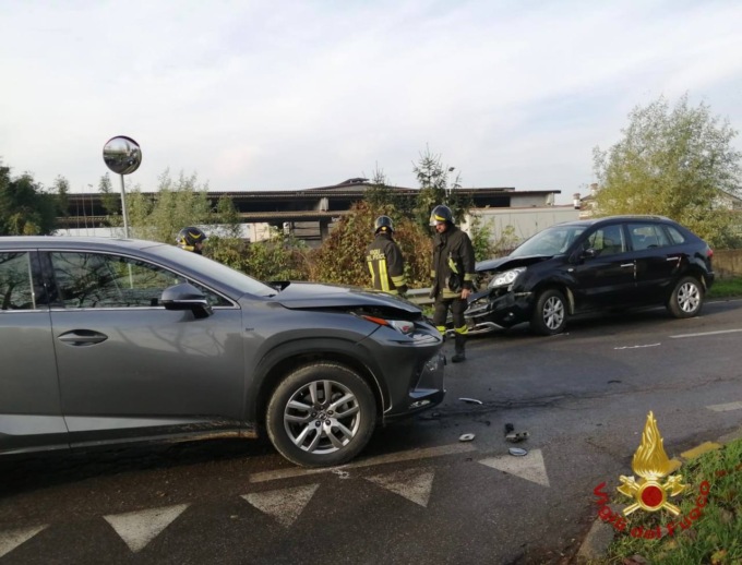 Schianto frontale sulla Provinciale, un ferito in ospedale