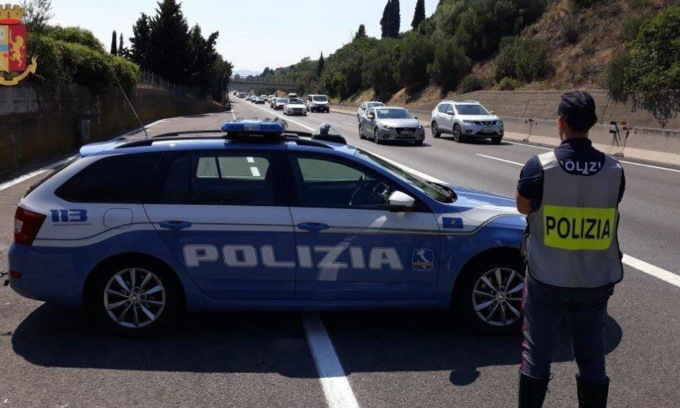 Minorenne noleggia il “Bmw” in car-sharing e si schianta: rischia 9000 euro di multa