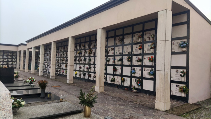 Nei loculi al cimitero spazio ai “ricongiungimenti”