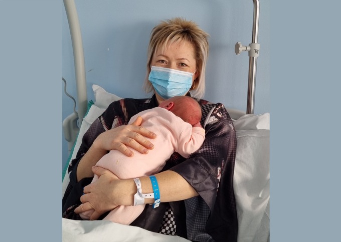 La corsa in ospedale poco prima del brindisi: così è nata Emilia, la prima bergamasca del 2022